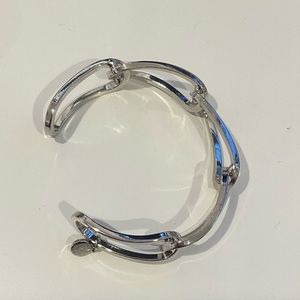 Elizabeth and James silver bracelet, excellent condition